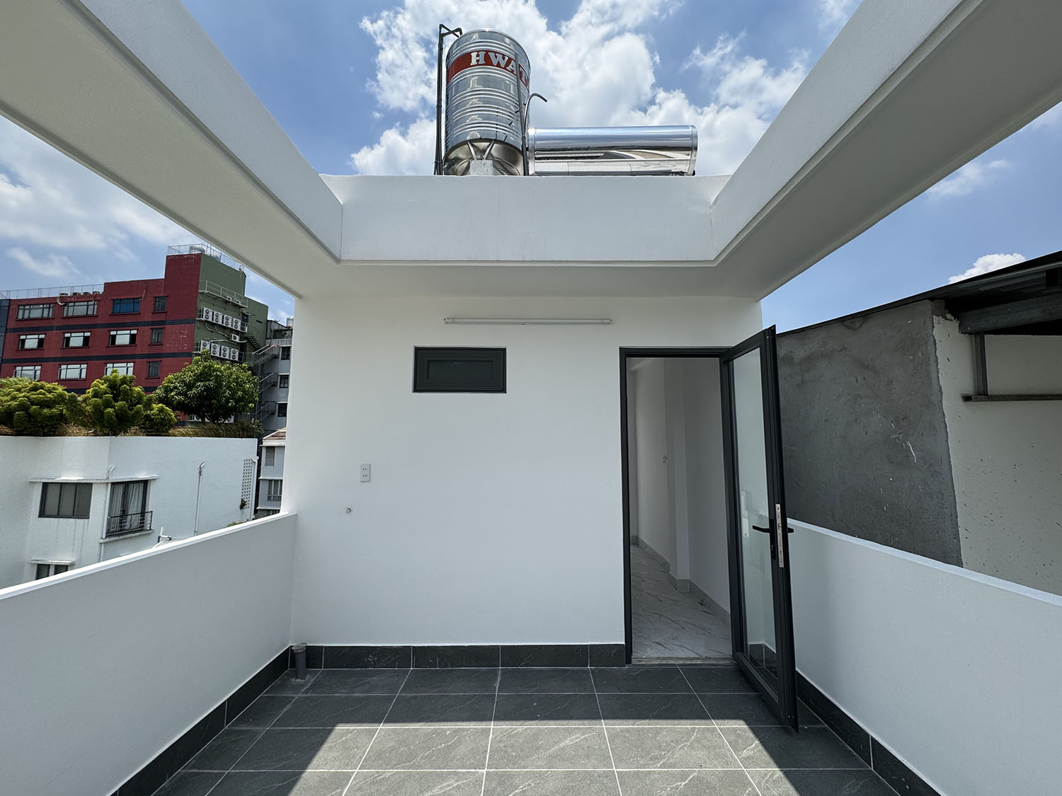 Nhà phố 3 lầu, mới 100% xe hơi đổ cách nhà 10m khu VIP Nguyễn Văn Đậu - Gần Phan Đăng Lưu